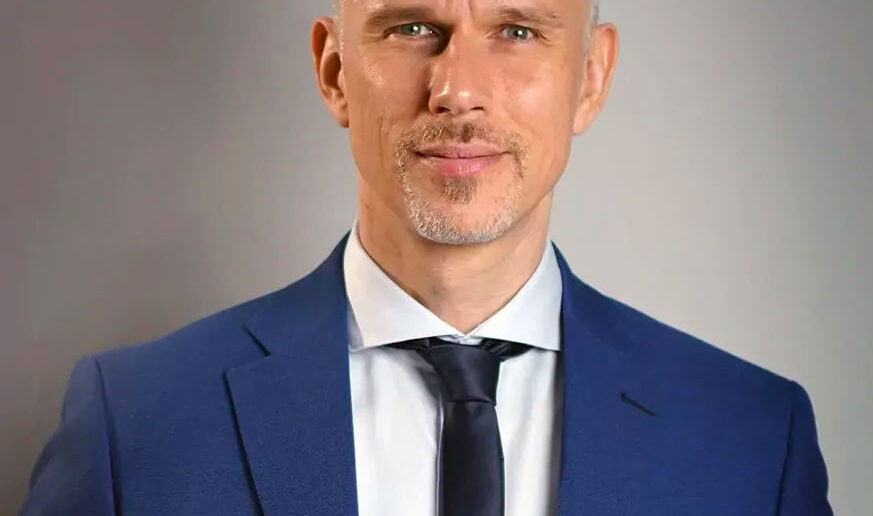Dean David De Cremer