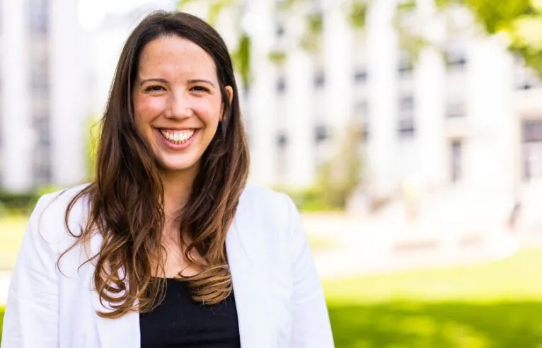 Former educator leverages Full-Time MBA to launch consulting career