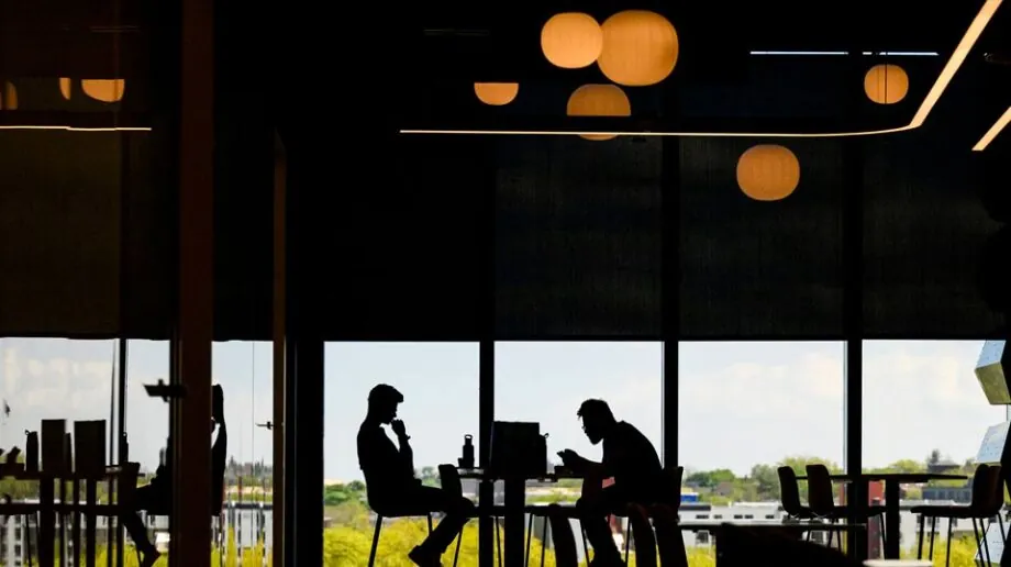 Students in silohuette