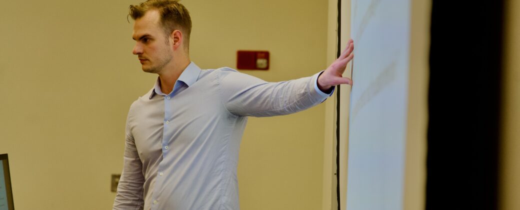 Where data meets design: teaching visual thinking for business